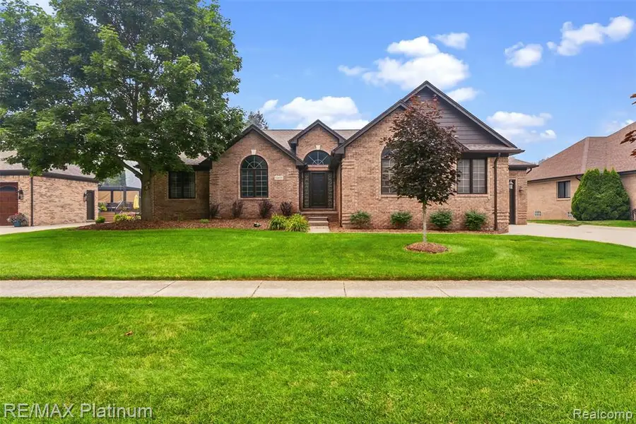 52655 Chestnut Grove, Utica, MI 48316 - #2
