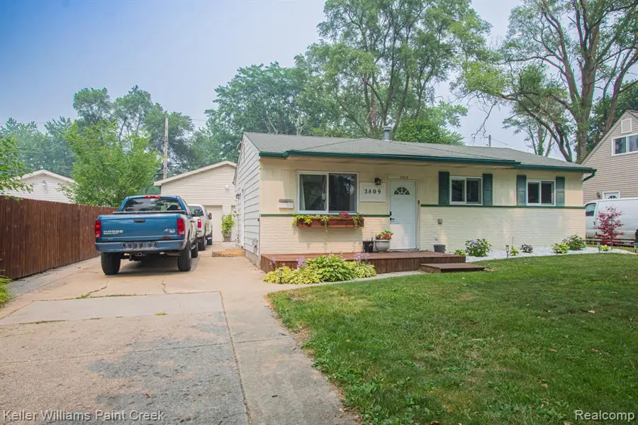 3809 Wedgewood, Lansing, MI 48911 - #3