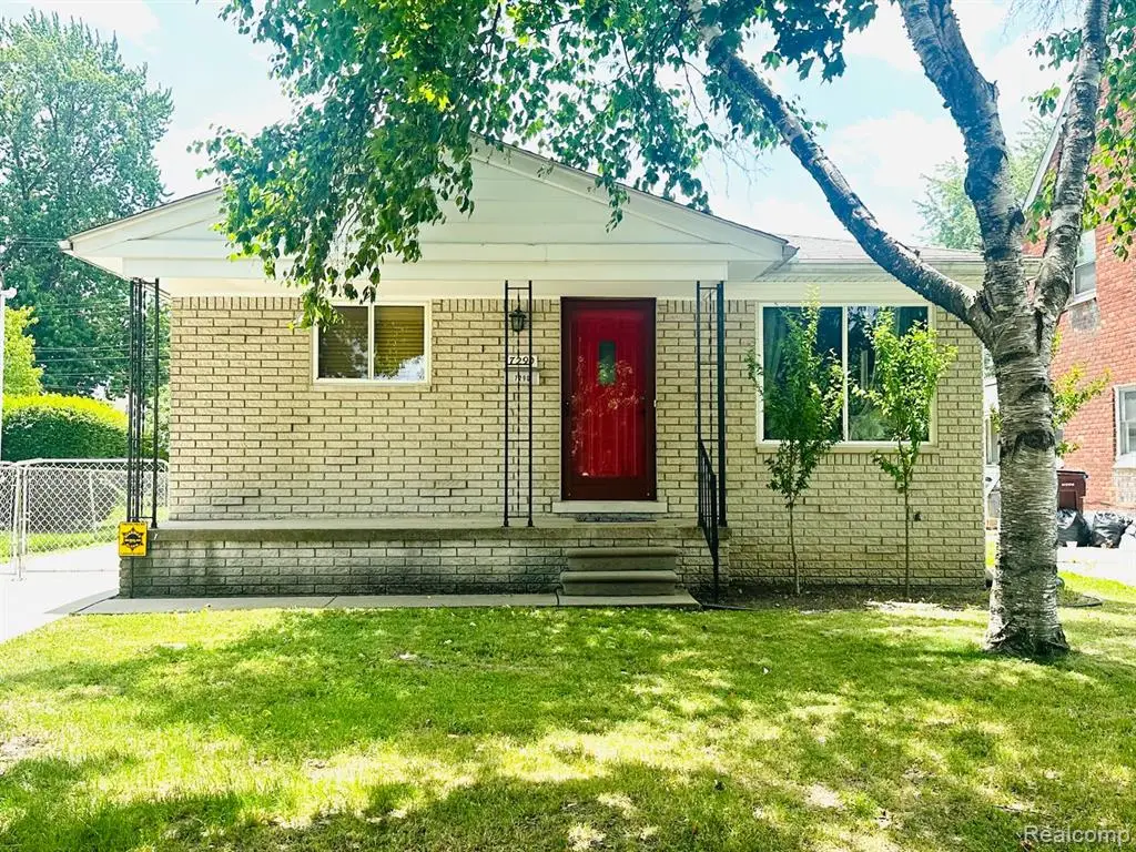7290 Wiegand, Center Line, MI 48015 - #1