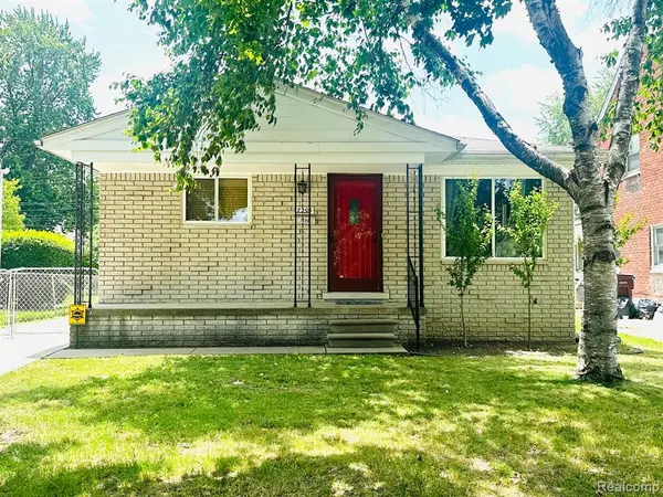 7290 Wiegand, Center Line, MI 48015