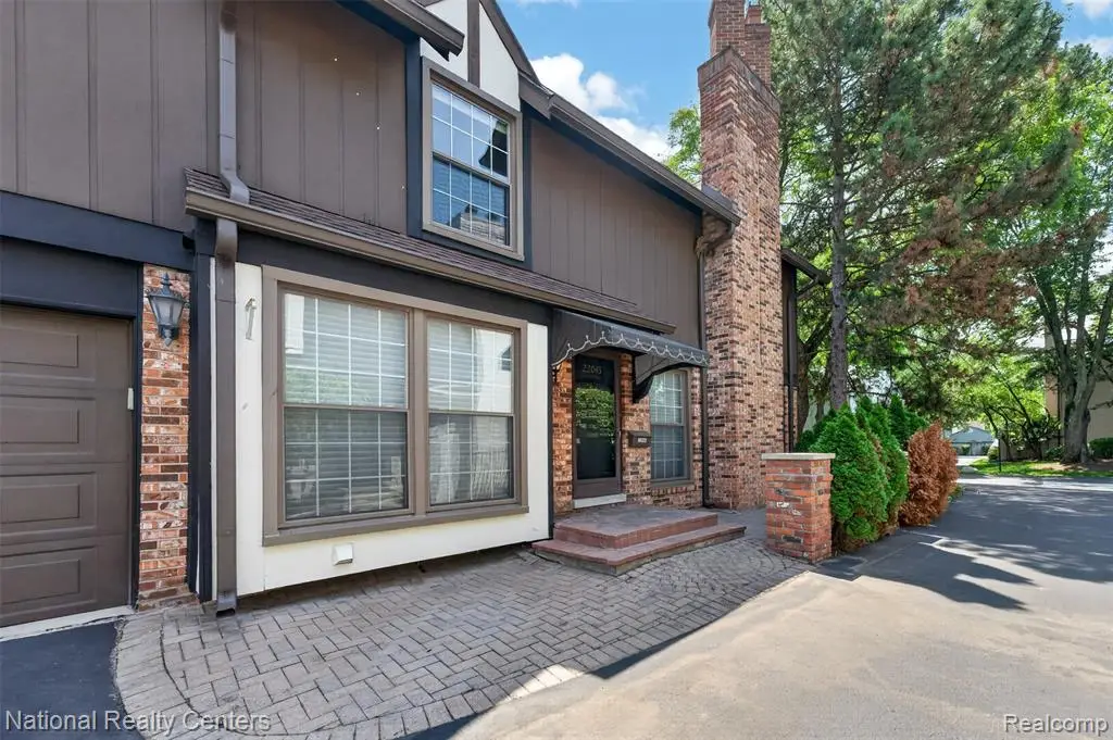 22045 Shore Pointe #60, Saint Clair Shores, MI 48080 - #1