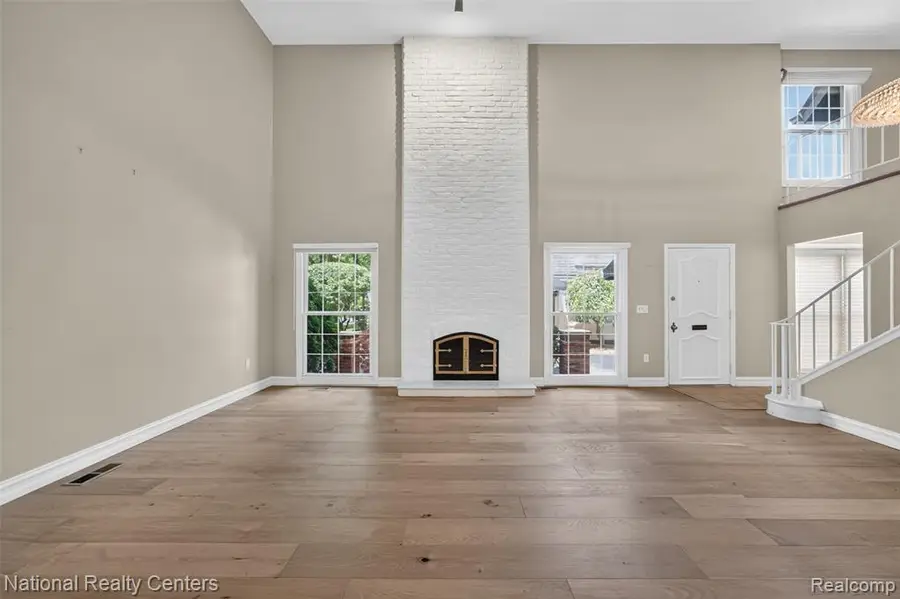 22045 Shore Pointe #60, Saint Clair Shores, MI 48080 - #3