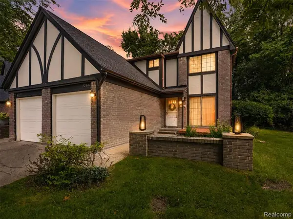 22664 W 11 Mile, Southfield, MI 48034
