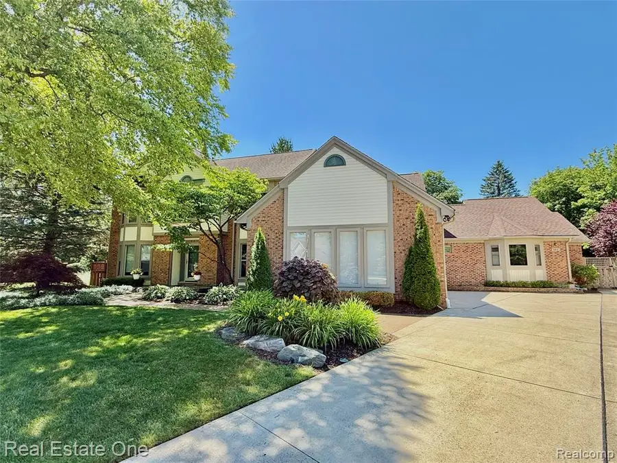 863 Superior, Troy, MI 48084 - #3