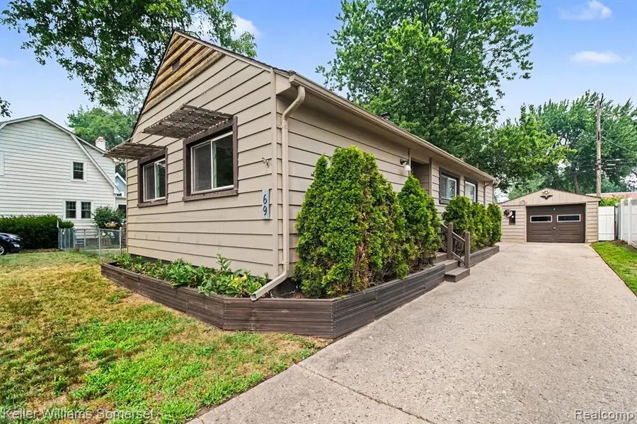 69 E Annabelle, Hazel Park, MI 48030 - #2