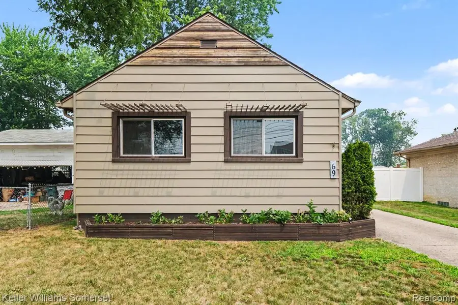 69 E Annabelle, Hazel Park, MI 48030 - #3