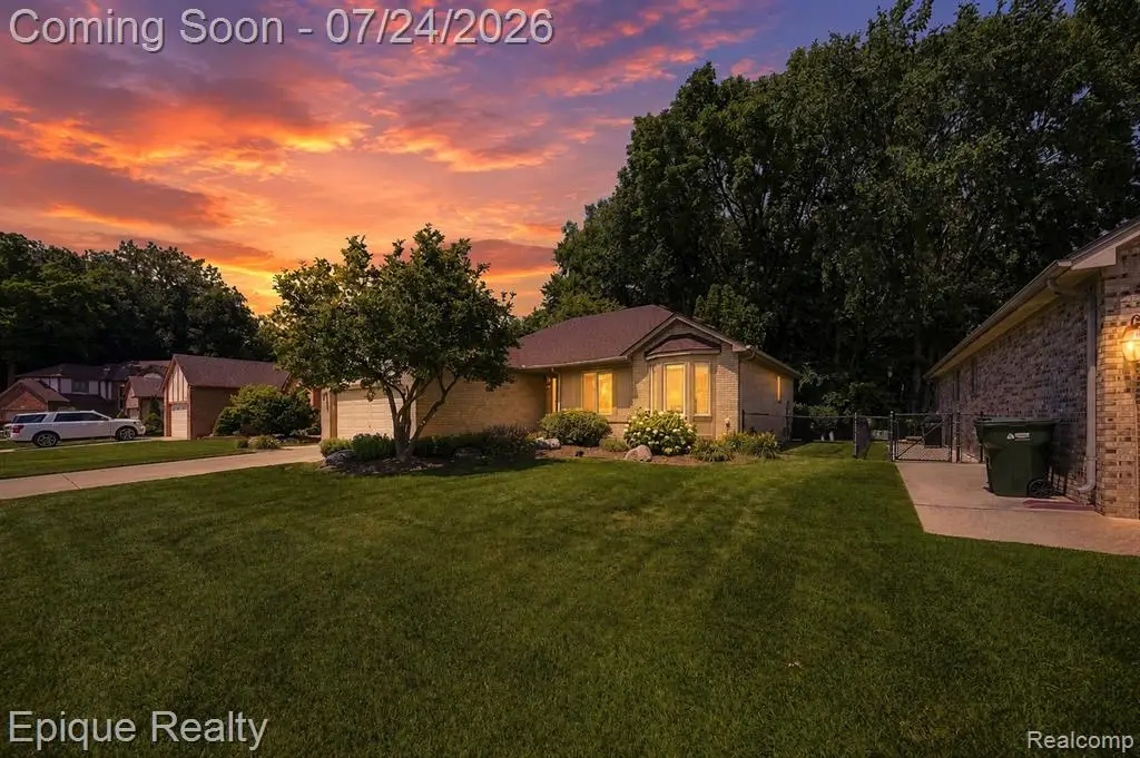 11551 Creekside, Sterling Heights, MI 48312 - #1