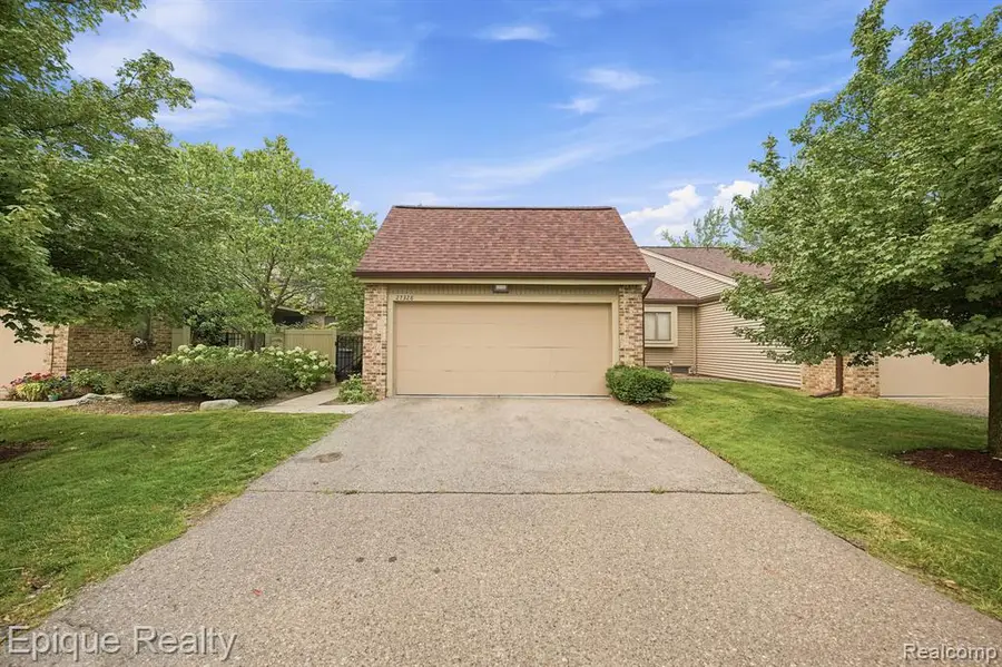 27328 Apple Blossom, Southfield, MI 48034 - #2