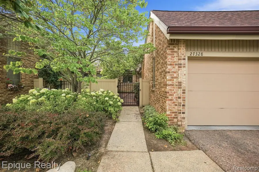 27328 Apple Blossom, Southfield, MI 48034 - #3