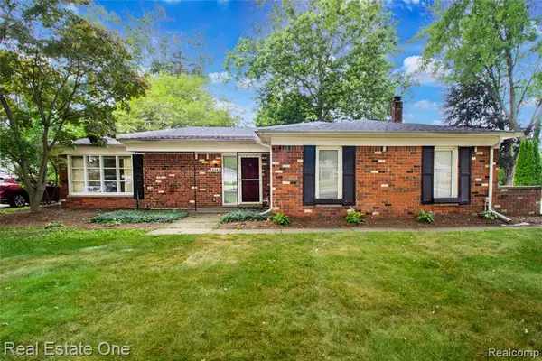 4243 Frostwood, Troy, MI 48098