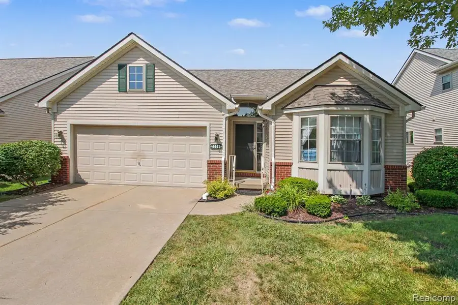 4442 Maple Creek #23, Grand Blanc, MI 48439 - #2