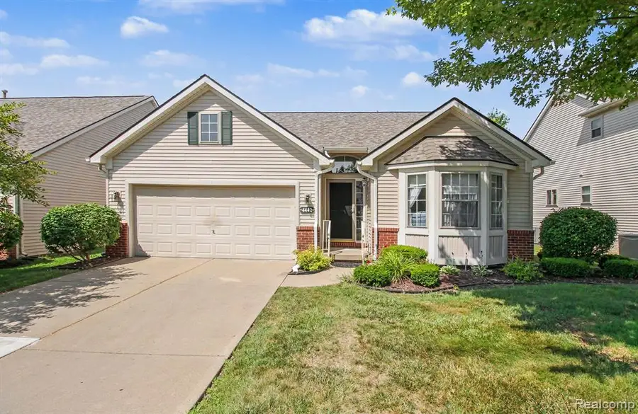 4442 Maple Creek #23, Grand Blanc, MI 48439 - #3