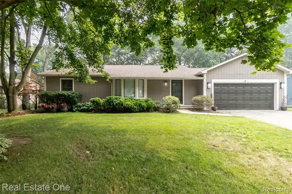 3190 Kenicott, Commerce Twp, MI 48390