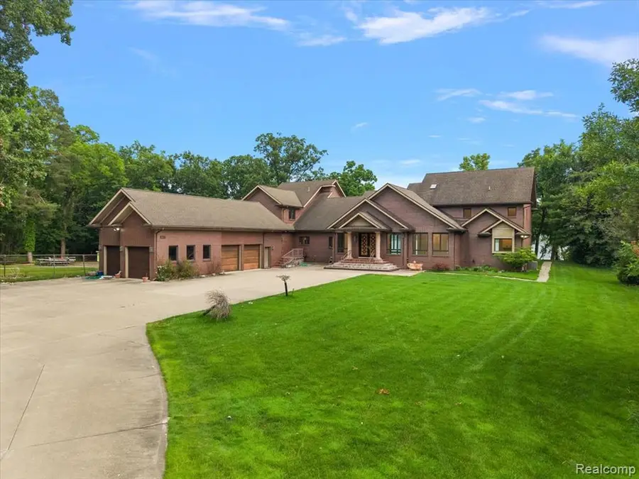 2612 Cove, West Bloomfield, MI 48323 - #3