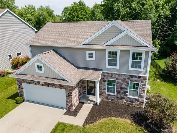 425 Knollwood, Ortonville, MI 48462