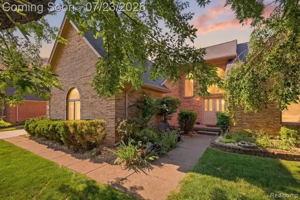 15127 Meadowfield, Utica, MI 48315