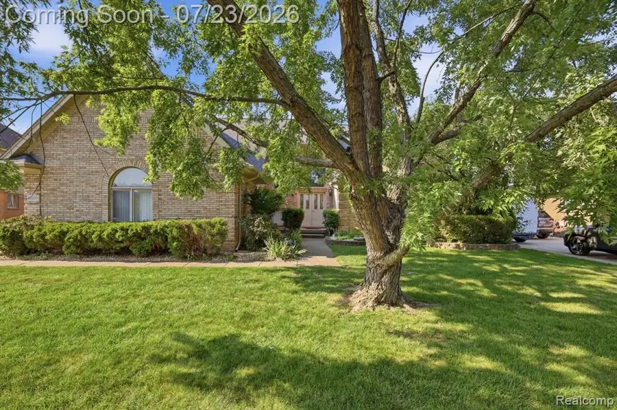 15127 Meadowfield, Utica, MI 48315 - #3