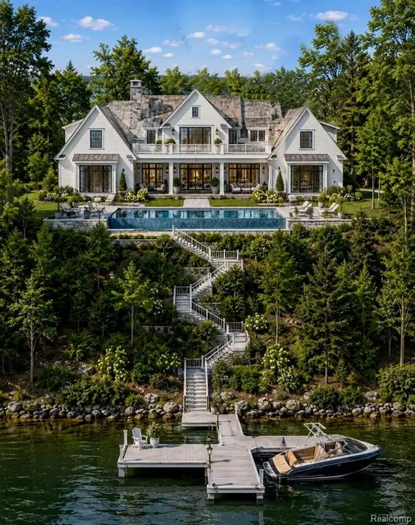 940 Lake Angelus Shores, Lake Angelus, MI 48326