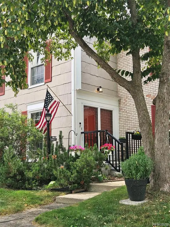1437 Lantern, Rochester Hills, MI 48306 - #2