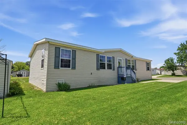 11802 Stoneridge, South Lyon, MI 48178