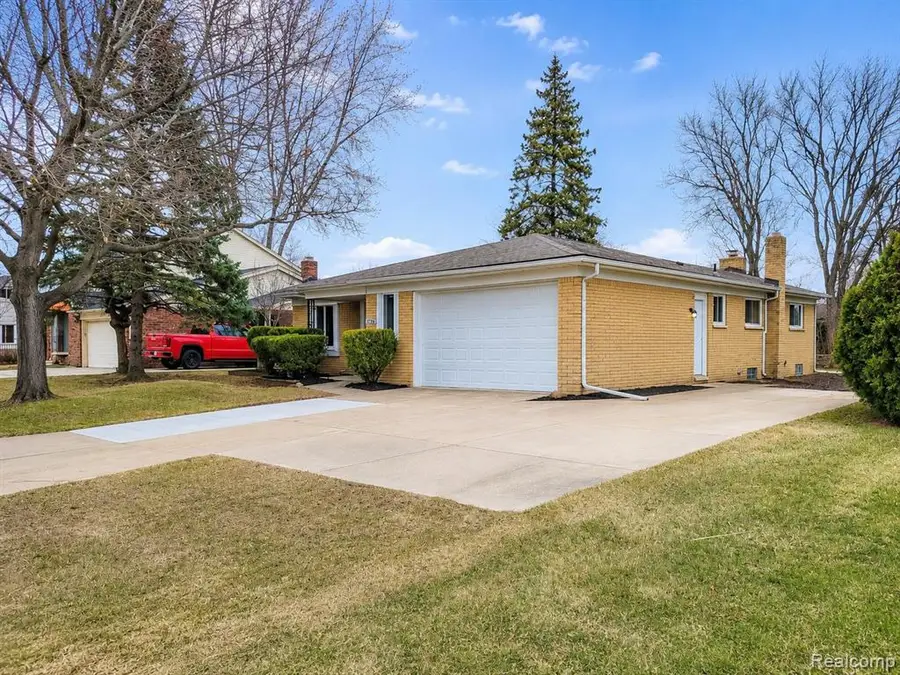 39284 Sunderland, Clinton Township, MI 48038 - #2