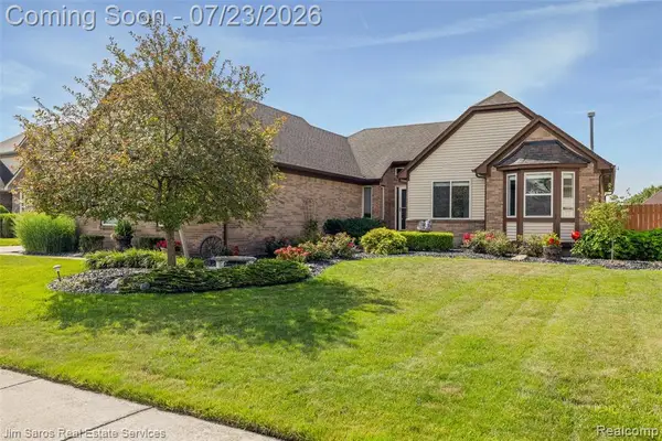 18500 Autumnwood, Clinton Township, MI 48035