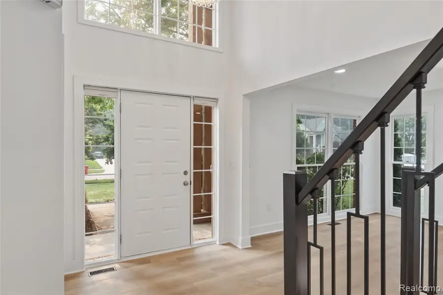 2841 Treyburn, West Bloomfield, MI 48324 - #2