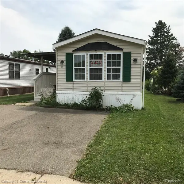 6564 E Michigan, Saline, MI 48176