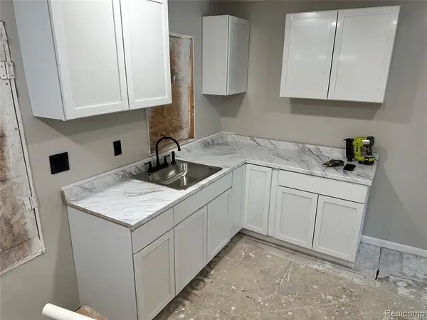 12527 Glenfield, Detroit, MI 48213
