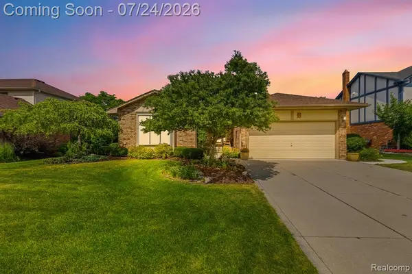 39202 Lorien, Sterling Heights, MI 48313