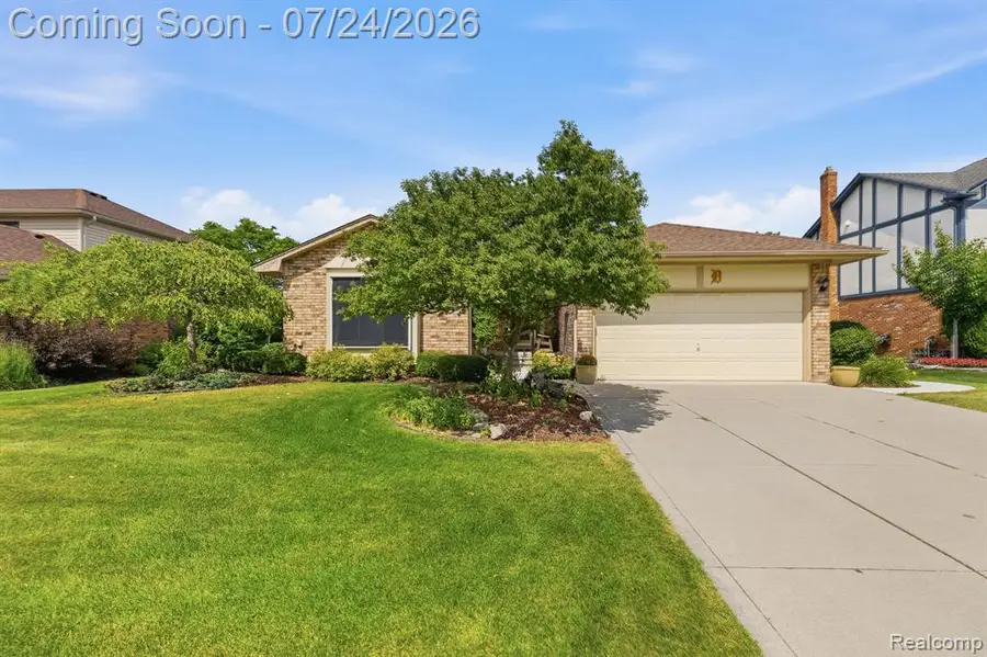 39202 Lorien, Sterling Heights, MI 48313 - #2