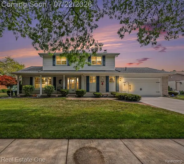 1524 3 Lakes, Troy, MI 48085