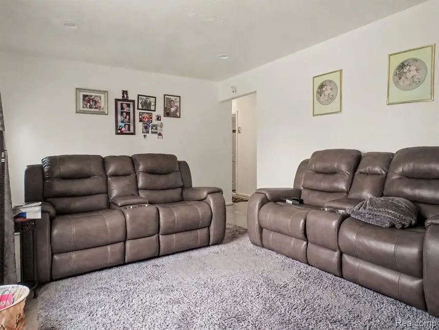 1617 Russett, Flint, MI 48504 - #3