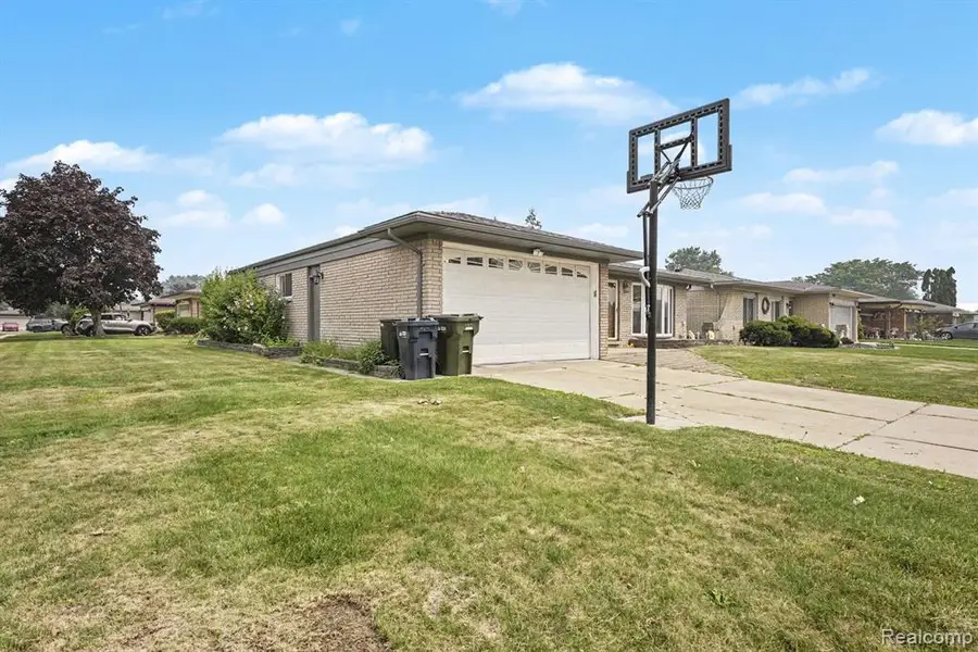 37400 Hacker, Sterling Heights, MI 48310 - #2