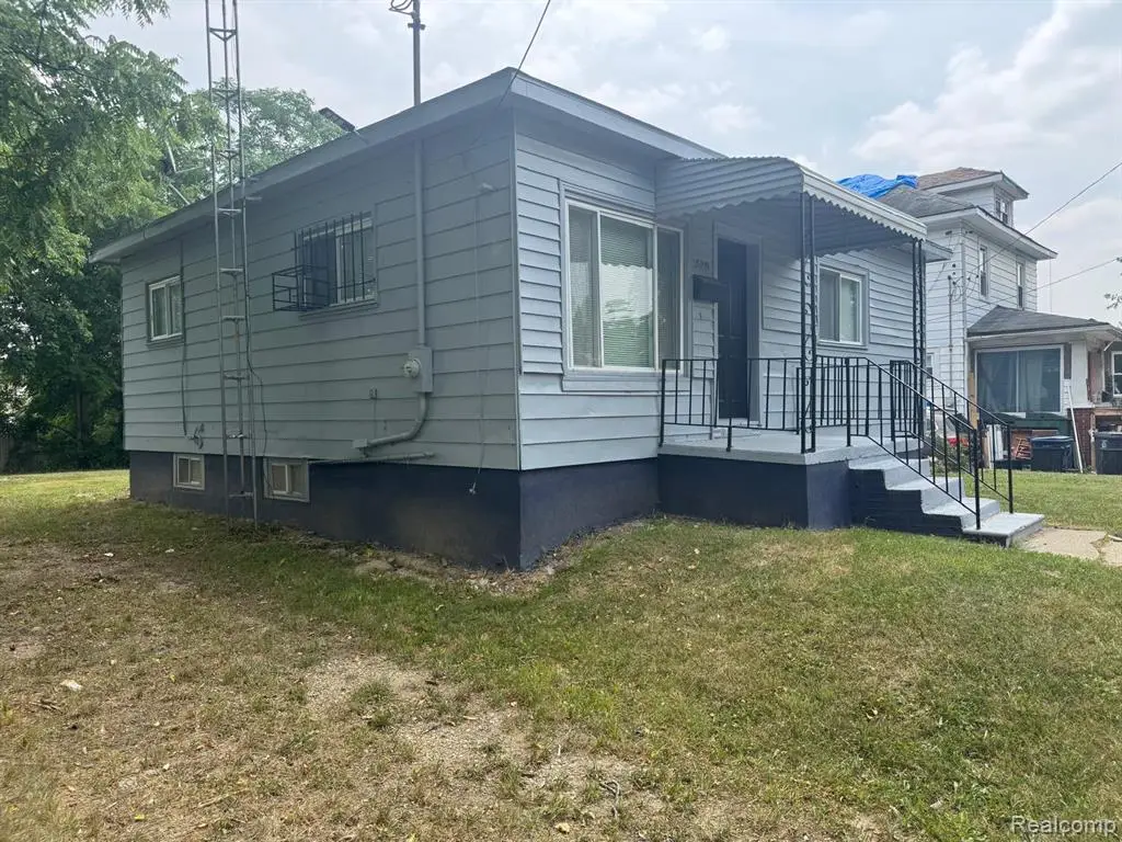 4402 Crissman, Flint, MI 48505 - #1