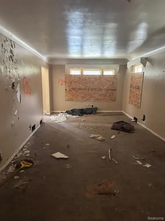 1383 Cleveland, Flint, MI 48503