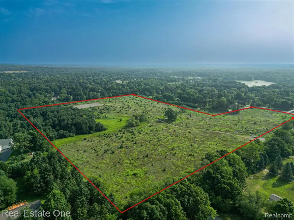 1915 N Hickory Ridge, Highland, MI 48357 - #1