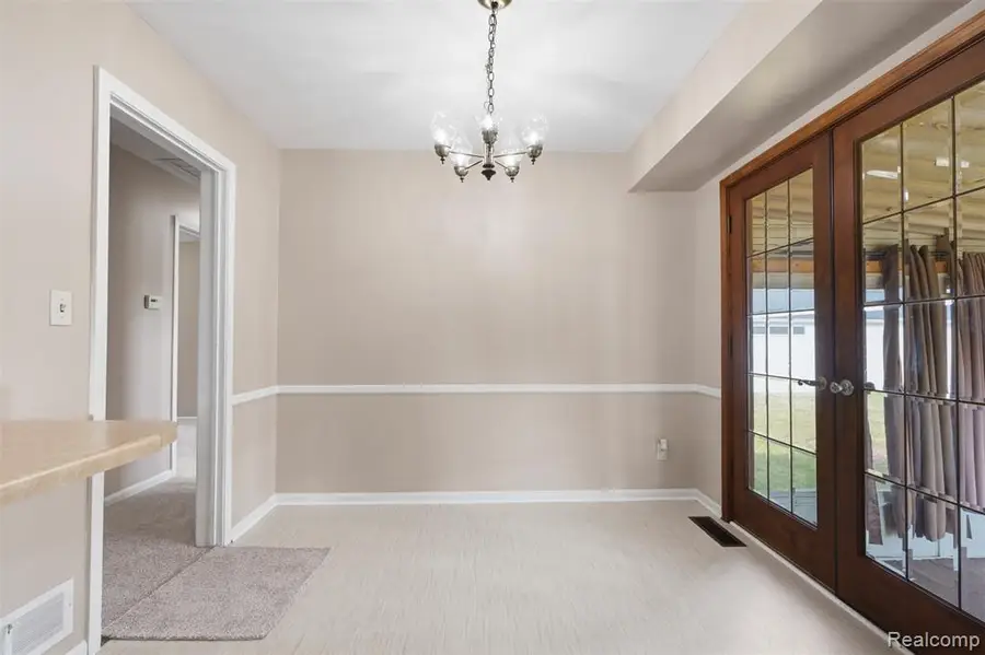 32600 W Chicago, Livonia, MI 48150 - #3