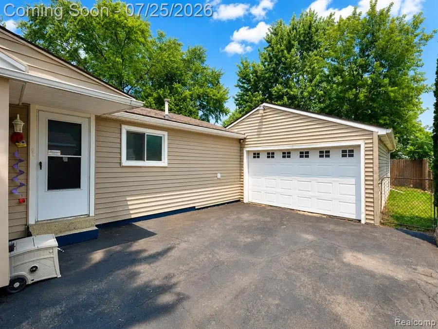 4057 Risedorph, Burton, MI 48509 - #3