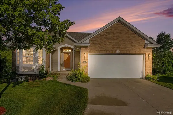 4395 Cross Creek, Burton, MI 48509