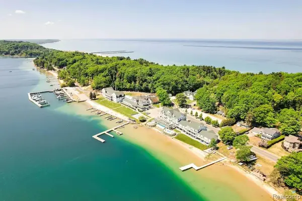 8520 Portage Point, Onekama, MI 49675