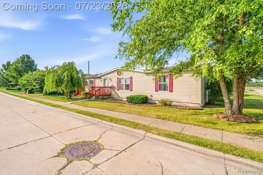 32707 Church, Rockwood, MI 48173 - #3