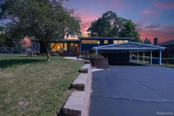 1434 Petts, Fenton, MI 48430