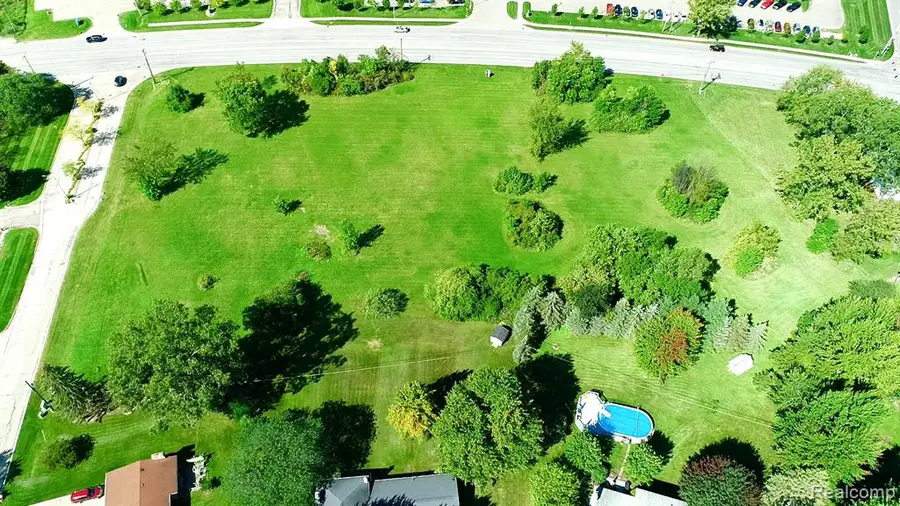 000 Holly, Grand Blanc, MI  - #3