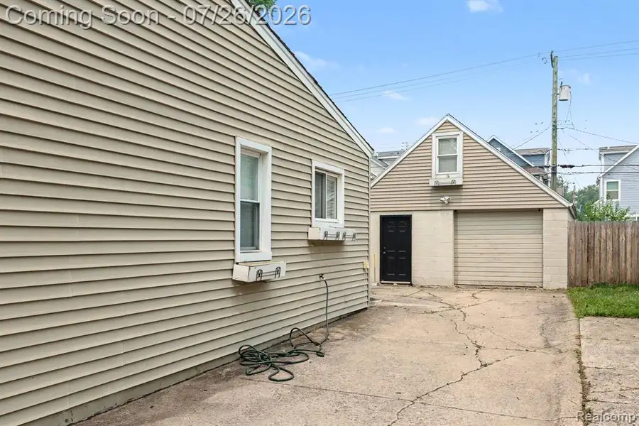 807 E 14 Mile, Birmingham, MI 48009 - #2
