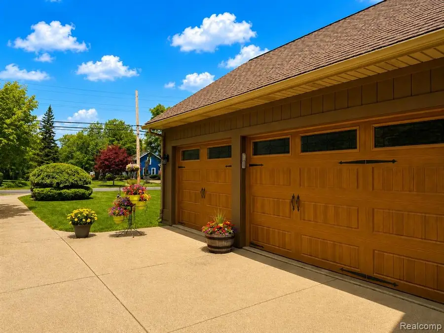 2495 N Custer, Monroe, MI 48162 - #3