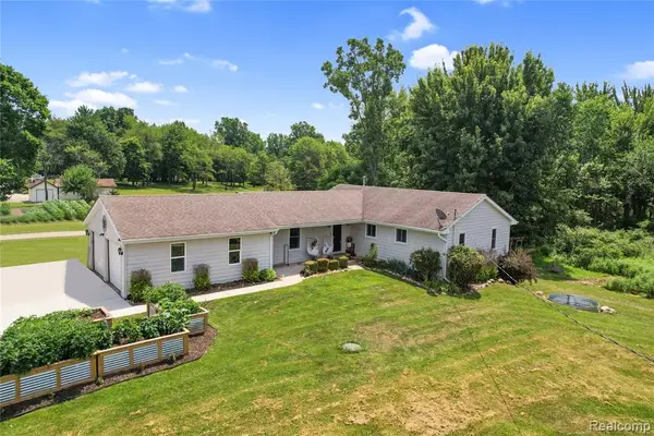 6050 Brophy, Howell, MI 48855