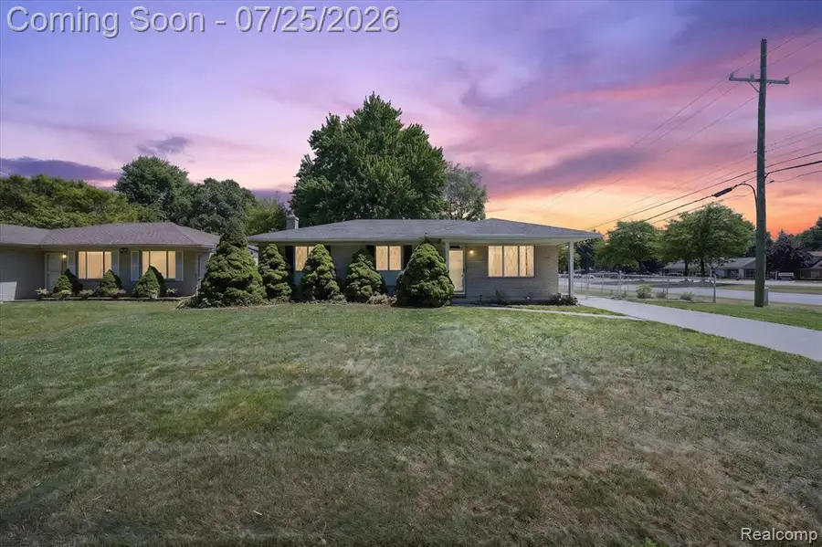 37018 Tamarack, Sterling Heights, MI 48310 - #2
