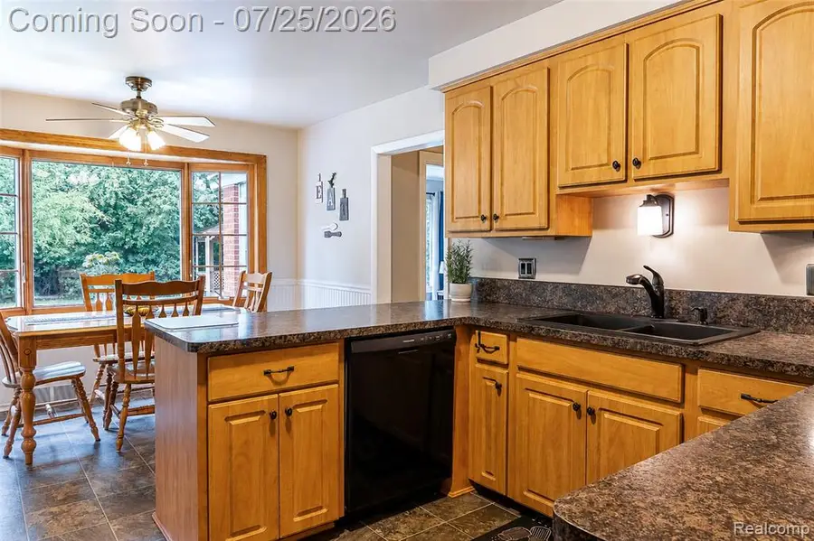 31921 Nottingwood, Farmington, MI 48334 - #3