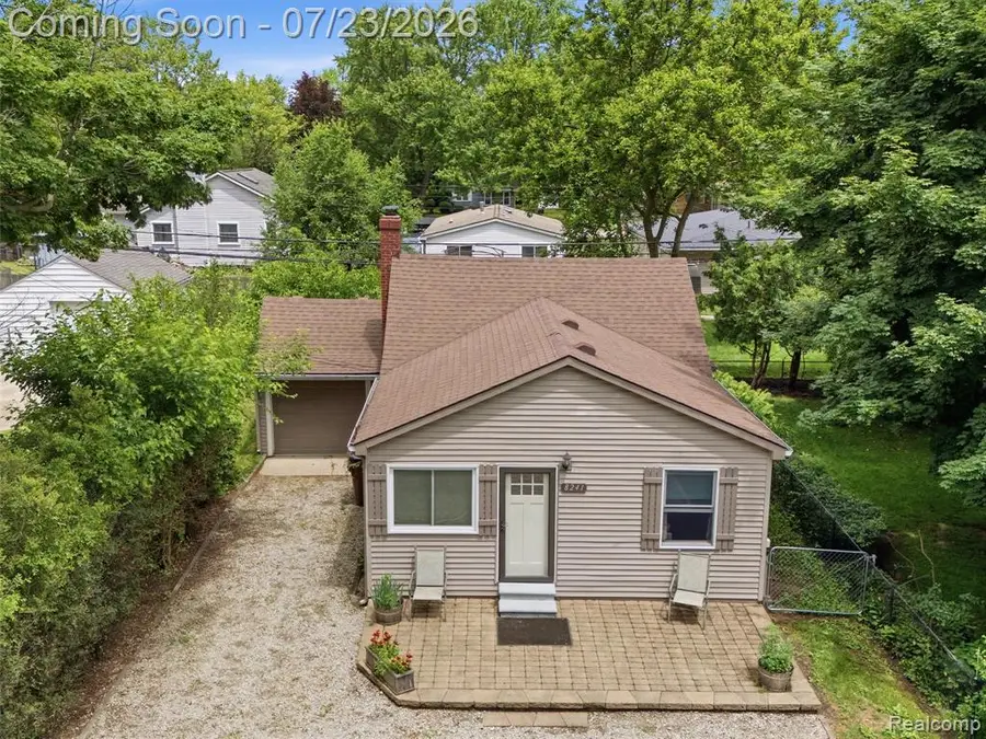 8241 Janis, Utica, MI 48317 - #2